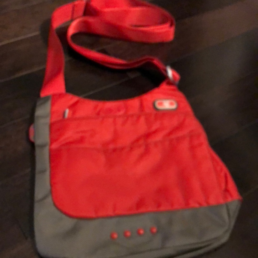 Tumi tech shoulder bag.  Used only a few times.  In good condition